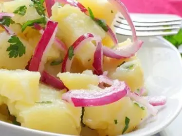 طريقة عمل سلطة البطاطس بوصفات جديدة - وكالة ستيب نيوز