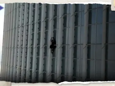 بالفيديو|| "سبايدر مان" يظهر في كوريا الجنوبية والسُلطات تعتقله - وكالة ستيب نيوز