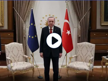 بالفيديو || موقف مُحرج تعرضت له رئيسة المفوضية الأوروبية أثناء لقاءها أردوغان - وكالة ستيب نيوز