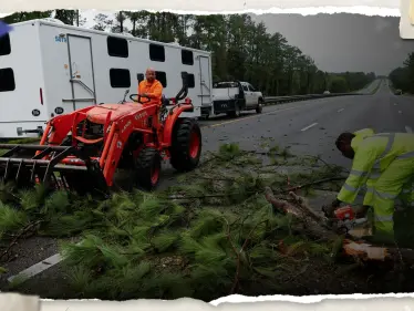 بالفيديو|| إعصار "إيداليا" يضرب سواحل ولاية فلوريدا الأمريكية ويتسبب في مقتل شخصين - وكالة ستيب نيوز