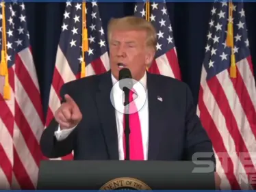 بالفيديو|| دونالد ترامب يغادر بشكل مفاجئ مؤتمراً صحفياً بعد مهاجمة مراسلة تليفزيونية له - وكالة ستيب نيوز