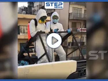 بالفيديو|| عريس الكورونا.. بلباس واقِ ورافعة وصل إلى شقة العروس لتتم الخطبة - وكالة ستيب نيوز