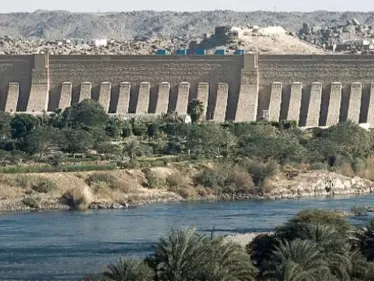 بعد أن أثارت صورة في السد العالي بمصر جدلاً كبيراً.. الموارد المائية تصدر توضيحاً - وكالة ستيب نيوز