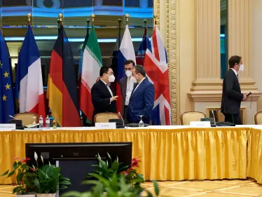 بريطانيا تبدي مخاوفها من تحركٍ إيراني.. والخارجية الروسية تكشف عن نيتها بالحصول على ضمانات من واشنطن - وكالة ستيب نيوز