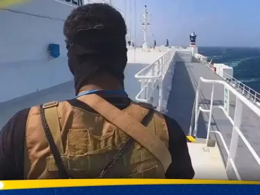 اعتلاها مسلحون بأقنعة سوداء.. انقطاع الاتصال بسفينة تجارية قرب سواحل سلطنة عُمان - وكالة ستيب نيوز