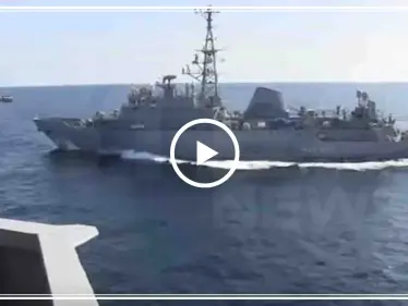 بالفيديو|| سفينة روسيّة تستفز مدمّرة أمريكية بالخليج العربي والبنتاغون يستنكر.. - وكالة ستيب نيوز
