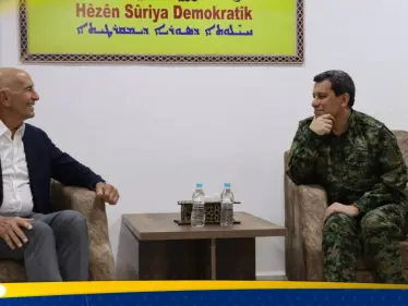 توم باراك يلتقي مظلوم عبدي وسط توترات متصاعدة بين قوات "قسد" والحكومة السورية - وكالة ستيب نيوز