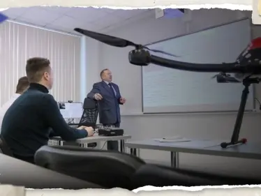 روسيا تُدرب طلاب المدارس الثانوية على تشغيل مسيّرات قتالية - وكالة ستيب نيوز