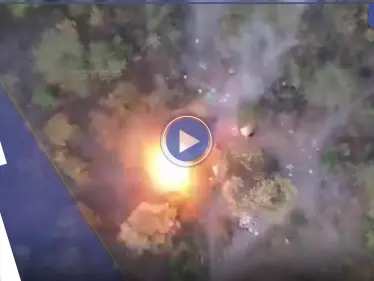 شاهد||طائرة بدون طيار توثق لحظة إمطارها القنابل على المدنيين في المكسيك وهروبهم بالغابة - وكالة ستيب نيوز