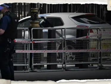 اصطدام سيارة ببوابة مقر رئيس الوزراء البريطاني (صور) - وكالة ستيب نيوز