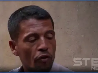 بالفيديو|| بينهم سوري.. مصري مفرج عنه من ليبيا يكشف تفاصيل اختطافه وتعذيبه على يد الميليشيات - وكالة ستيب نيوز