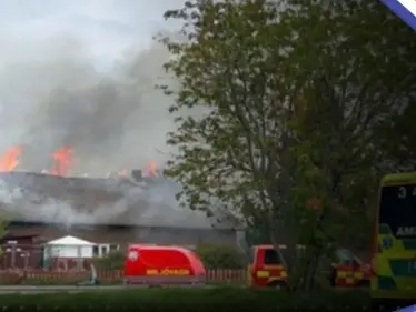 شاهد|| حريق "متعمد" يلتهم أحد المساجد بالسويد ويلحق به أضراراً جسيمة - وكالة ستيب نيوز