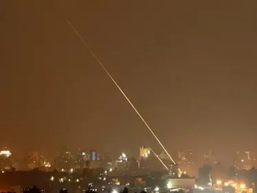 بالفيديو|| إطلاق صاروخ من غزة باتجاه إسرائيل.. والقبة الحديدية تعترض - وكالة ستيب نيوز