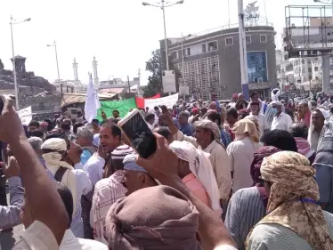 مظاهرة في عدن ضد الحكومة اليمنية بعد يوم من اقتحام قصر المعاشيق - وكالة ستيب نيوز