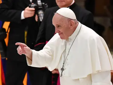 قادماً من روما.. بابا الفاتيكان يصل إلى الأراضي العراقية والصدر يغرّد مرحباً به - وكالة ستيب نيوز