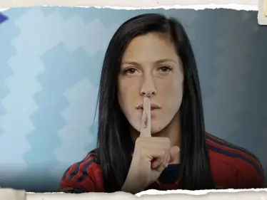 نجمة منتخب إسبانيا تخرج عن صمتها وتنقلب على روبياليس بعد تقبيلها - وكالة ستيب نيوز