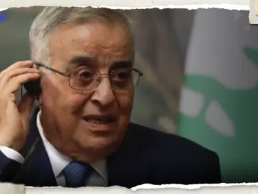 بالفيديو|| مسؤول عربي بموقف "محرج" خلال قمة جدة ورسالة على الهاتف تغيّر وضعه - وكالة ستيب نيوز