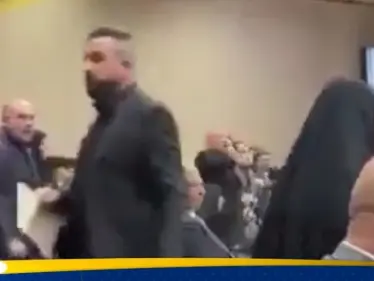 بالفيديو|| بعد انتهاء جلسة سرية.. أعضاء من البرلمان العراقي يهتفون بالموت لأمريكا وإسرائيل - وكالة ستيب نيوز