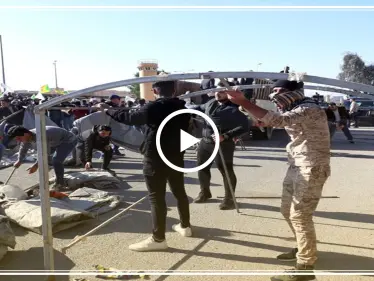 بالفيديو || قائد ميليشيا عراقية يقود اقتحام سفارة واشنطن ببغداد .. وترامب يتهم إيران - وكالة ستيب نيوز