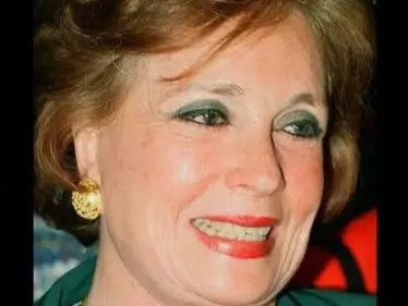 وفاة جيهان السادات قرينة الرئيس المصري الراحل أنور السادات.. والسيسي يمنحها وسام "الكمال" - وكالة ستيب نيوز