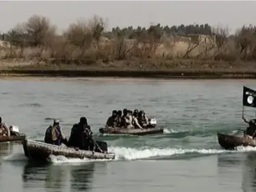 قصف مجهول يطال تجمعات الميليشيات الإيرانية ببادية "بقرص"، وداعش يتسلل عبر نهر الفرات - وكالة ستيب نيوز