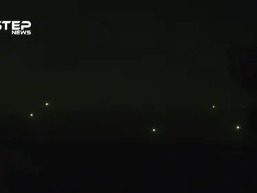 قوات النظام تطلق عشرات القنابل الضوئية على جبهات ريف حماة الشمالي - وكالة ستيب نيوز