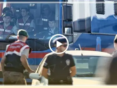 بحرقة قلب.. شاب يشكو الحال الذي وصل إليه السوريون في تركيا نتيجة الحملة الأخيرة(فيديو) - وكالة ستيب نيوز