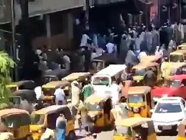 بالفيديو|| شاهد كيف تعاملت طالبان مع أول مظاهرات مناهضة لحكمها في جلال آباد - وكالة ستيب نيوز