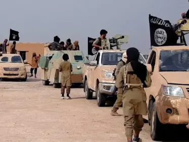 جبهات دير الزور مشتعلة، و"داعش" يُقاتل الأسد و"قسد"، وسط تقلّص رقعة سيطرته - وكالة ستيب نيوز