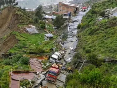 بعد الصواعق.. كارثة طبيعية جديدة تتصيد أرواح العشرات في الهند - وكالة ستيب نيوز