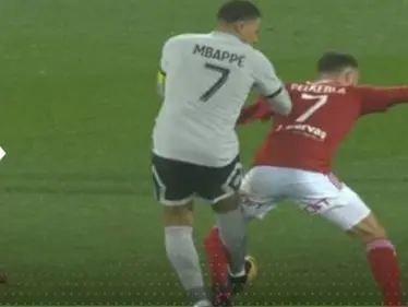 بالفيديو|| ما فعله مبابي مع لاعب جزائري يثير ضجة واسعة على التواصل الاجتماعي - وكالة ستيب نيوز