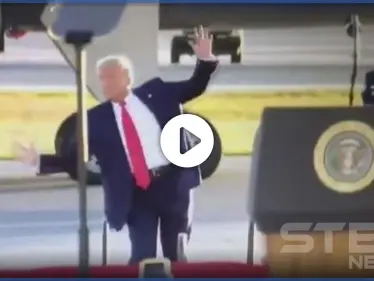 بالفيديو|| حركة "بهلوانية" تنقذ ترامب من موقفٍ محرج - وكالة ستيب نيوز