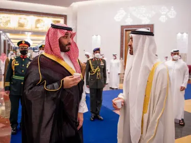 محمد بن سلمان يصل أبوظبي ضمن جولة خليجية وبيان سعودي عماني مشترك - وكالة ستيب نيوز