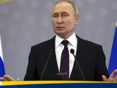 بوتين يحذر الغرب من مخاطر الحرب النووية في خطاب بث على الشاشات الحكومية والرقمية الكبيرة - وكالة ستيب نيوز