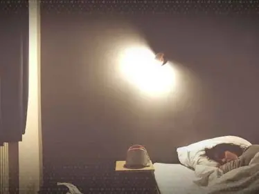 دراسة تحذر: النوم تحت الأضواء الساطعة يزيد خطر الإصابة بأمراض القلب - وكالة ستيب نيوز