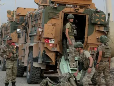 مقتل وجرح جنود أتراك في قصف مدفعي طال القاعدة التركية ببلدة حزوان مصدره قوات "قسد" - وكالة ستيب نيوز