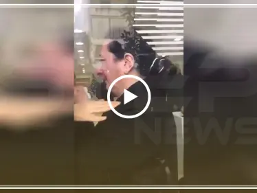 بالفيديو || سيدة لبنانية تبكي "قهرًا" بسبب الإجراءات غير القانونية للبنوك في لبنان - وكالة ستيب نيوز