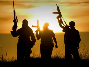 داعش يستنزف قسد بمعارك ديرالزور ويخسر قياديًّا بصفوفه - وكالة ستيب نيوز