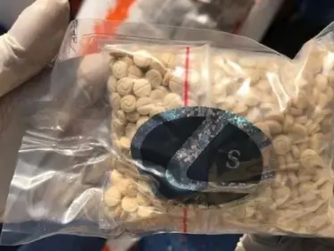 السلطات اليونانية تصادر أطناناً من حبوب "الكبتاغون" القادمة من سوريا!! - وكالة ستيب نيوز