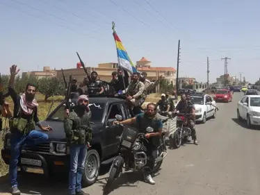 تصعيد غير مسبوق في السويداء... فصيل مسلّح يطوّق فرع المخابرات العسكرية ردّاً على اعتداءات طالت عناصره - وكالة ستيب نيوز