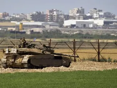  توغل آليات عسكرية إسرائيلية في أراضي جنوب قطاع غزة - وكالة ستيب نيوز