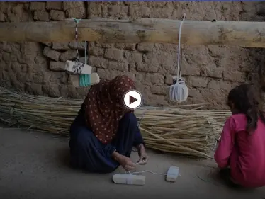 "حصائر القصب" مهنة تعوّل عليها أم علي النازحة إلى مدينة الرقة.. تعرف إلى قصتها - وكالة ستيب نيوز