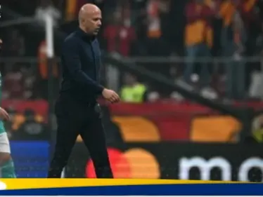 سلوت يواجه صلاح بعد اتهامات 