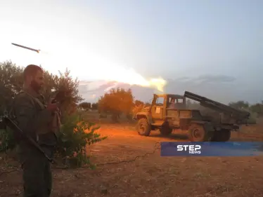 صور من استهداف قوات المعارضة لمواقع النظام في ريف حماة ضمن غرفة عمليات الفتح المبين - وكالة ستيب نيوز