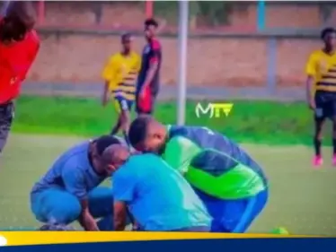 وفاة لاعب كرة قدم خلال مباراة أمام الجمهور في الملعب - وكالة ستيب نيوز