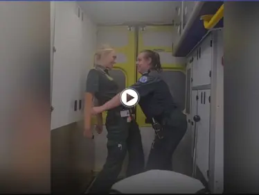 أثناء عملهم الرسمي.. ممرضات حسناوات يرقصن داخل سيارة إسعاف بهدف الشهرة ويتعرضنّ لآلاف الانتقادات (فيديو) - وكالة ستيب نيوز