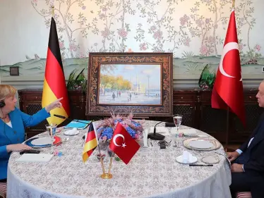 أردوغان يتلقى وعوداً من ميركل في آخر زيارة رسمية لها لتركيا وتبادل الآراء حول المهاجرين - وكالة ستيب نيوز