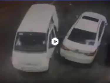 بالفيديو|| عامل محطة وقود في سلطنة عمان يرعب مجموعة لصوص ويطردهم مستخدماً البنزين - وكالة ستيب نيوز