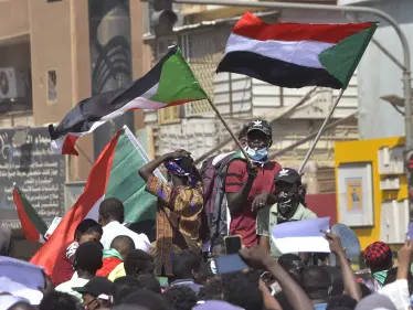 الخارجية السودانية تؤكد أن مصير حمدوك وأعضاء حكومته 