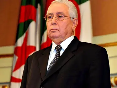 وفاة رئيس جزائري ثاني خلال أيام.. خلف عبد العزيز بوتفليقة بالرئاسة والموت - وكالة ستيب نيوز